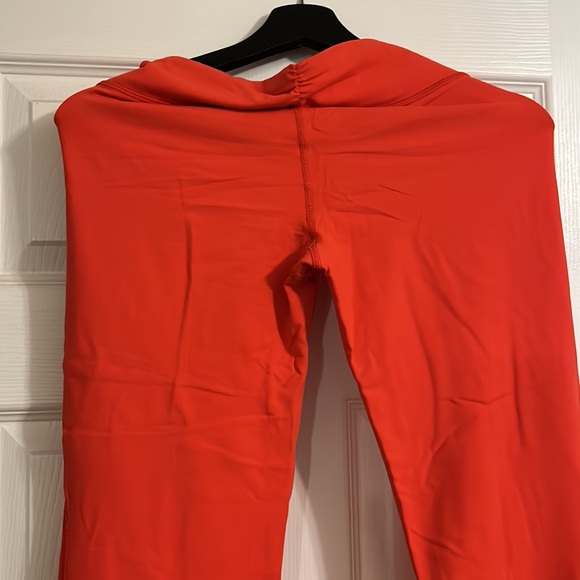 Lululemon cropped pants - Picture 3 of 3